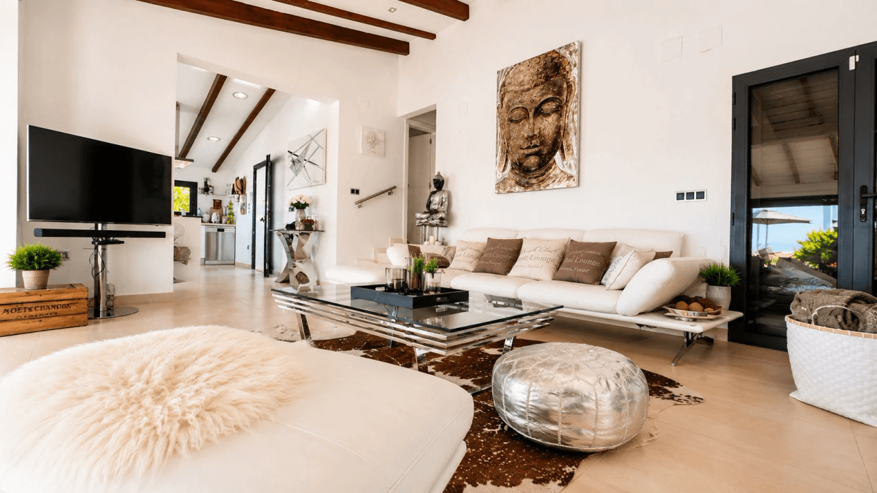 Moderne Villa im Ibiza-Stil mit unverbaubarem Meerblick – Ein Zuhause für höchste Ansprüche