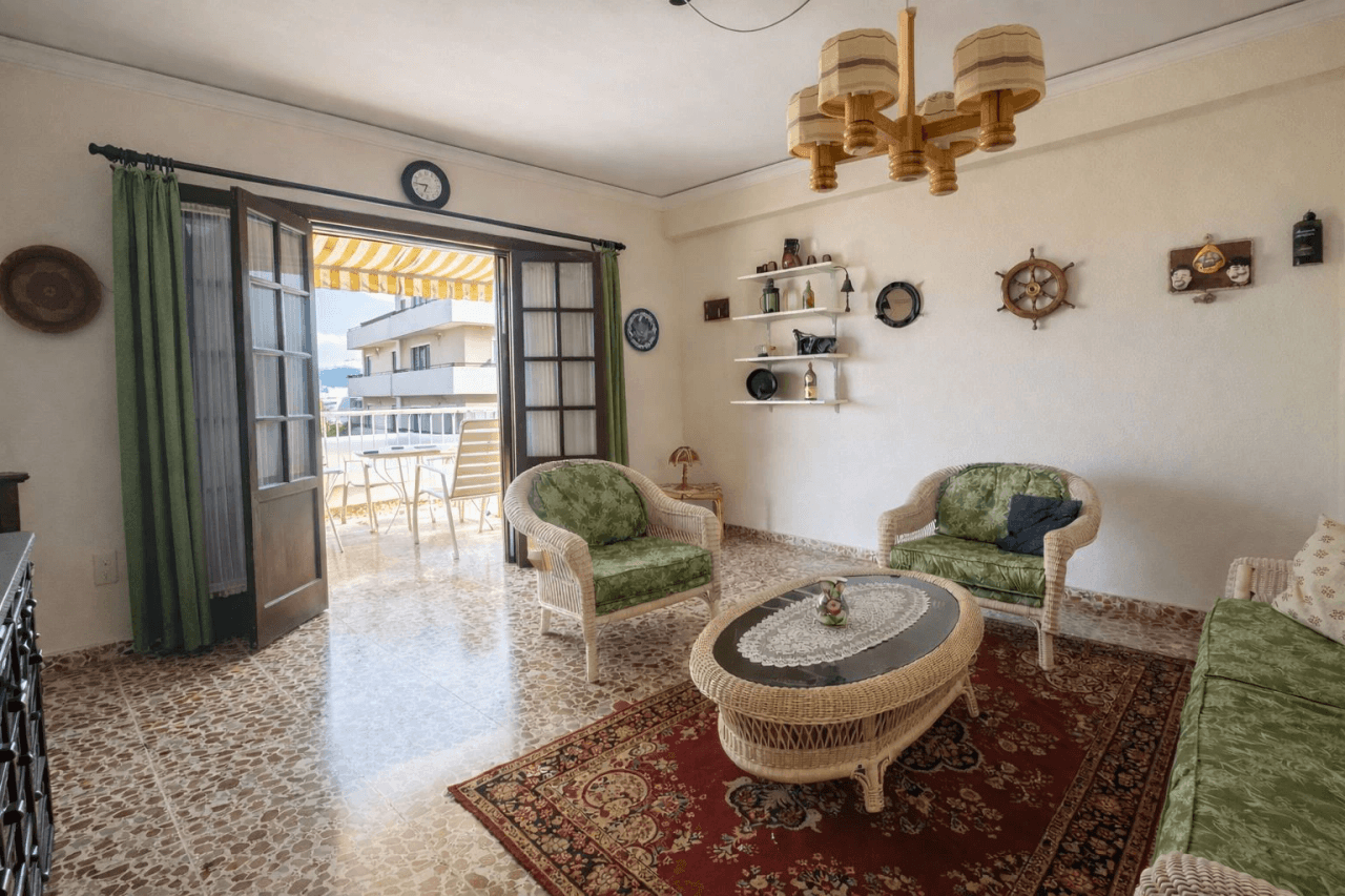 Strandnahe Wohnung mit zwei Sonnenterrassen und Garage in Oliva Playa