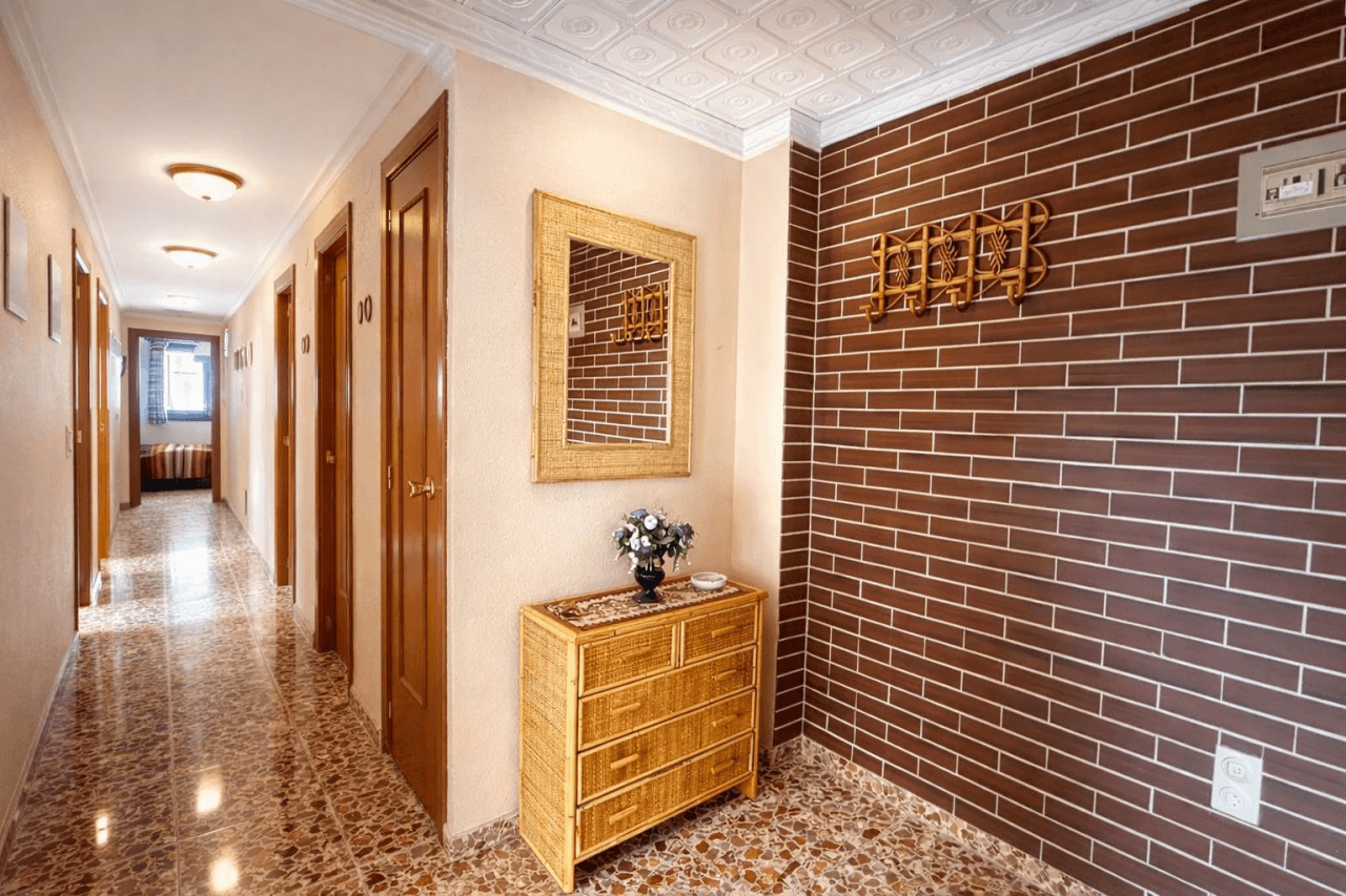 Strandnahe Wohnung mit zwei Sonnenterrassen und Garage in Oliva Playa